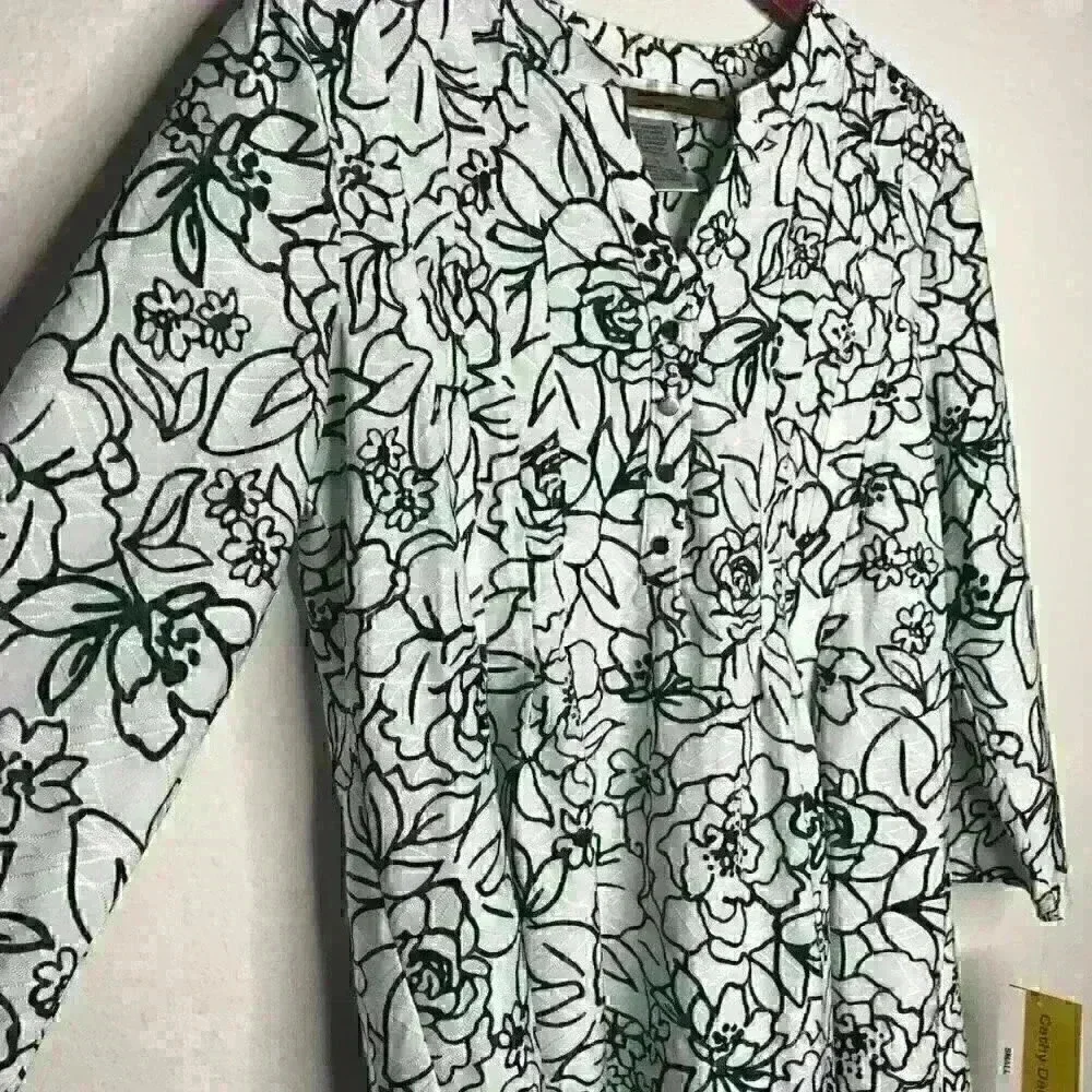 NWT Cathy Daniels Simply‎ Textured Roll Tab Sleeve Print Top Sz S - Picture 6 of 12